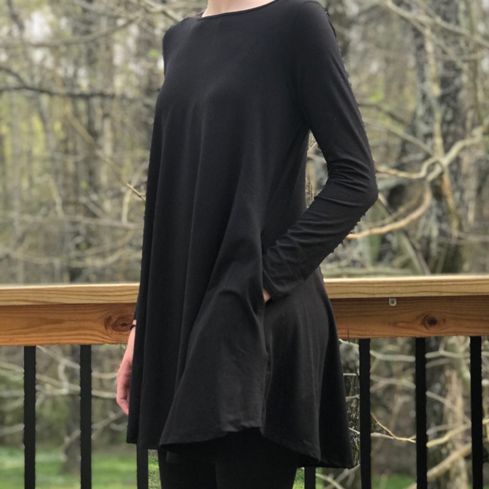 Black long sleeve dress. Soft with pockets S XS